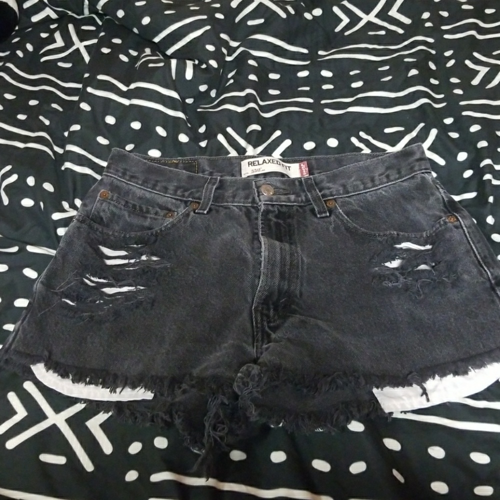 Black jean Levi's shorts
